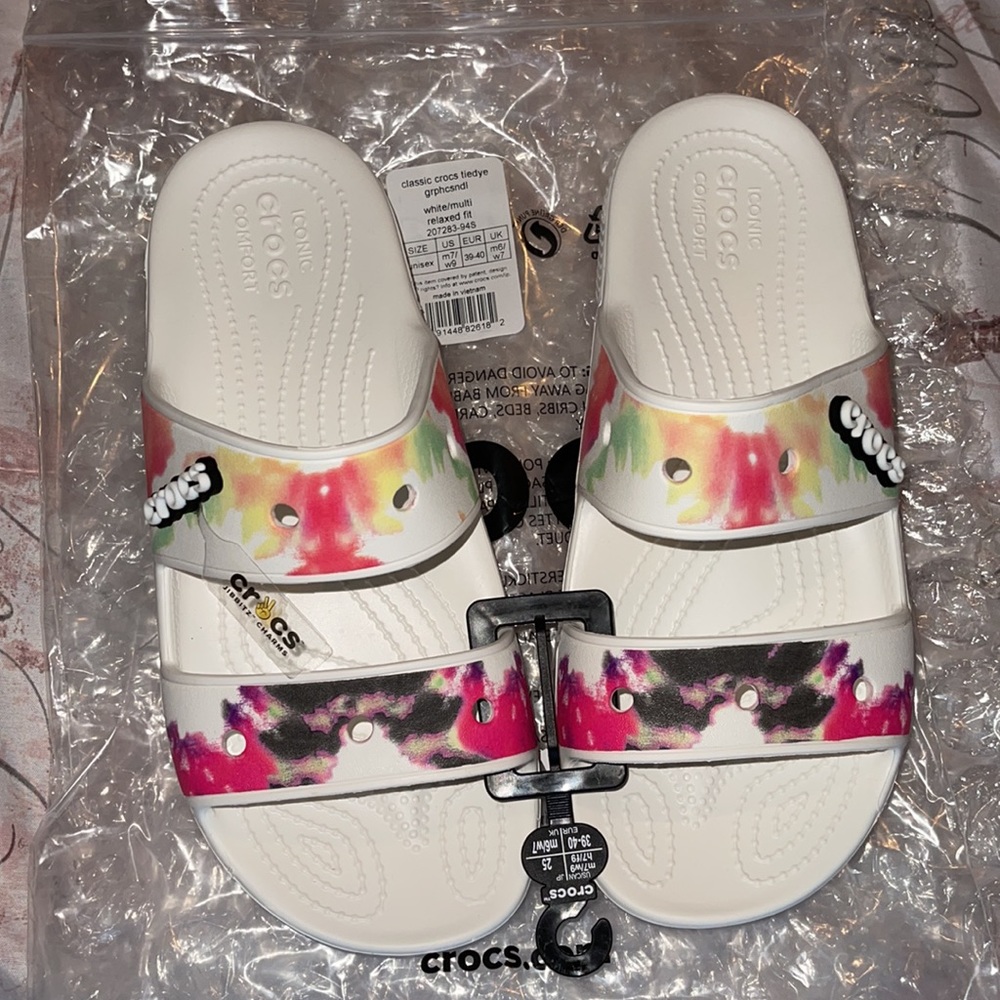 NEW Crocs Tie-Dye Graphic Sandal